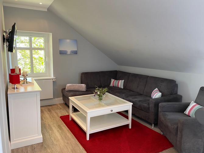Ferienwohnung in Lenste - Mougin - gem&uuml;tlicher Wohnbereich