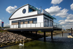 KYST 54&deg;10 Floating Home 1