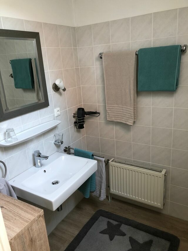 Ferienwohnung in Gr&ouml;mitz - 60qm Maisonette Friesenhof - Whg 8 G 500 Meter bis zum Strand - Bild 7