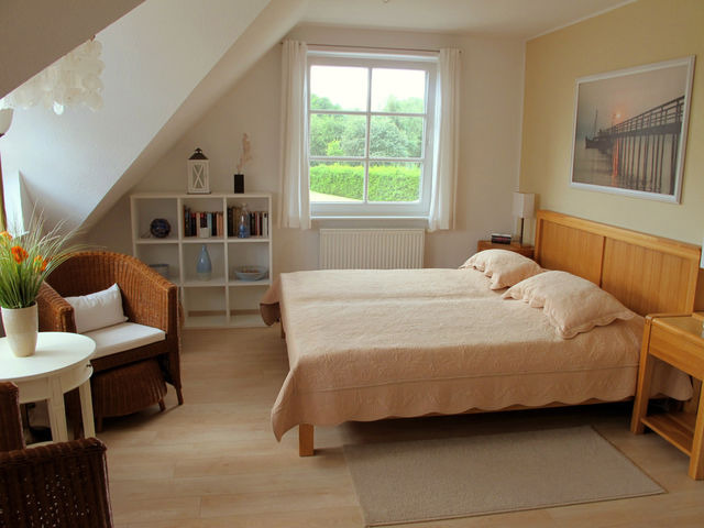 Ferienhaus in Ostseeheilbad Zingst - DHH Wiesenstraße 55 - Dünensand - Bild 8