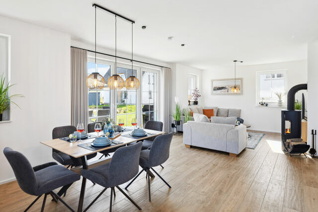 Ferienhaus in Dranske - R&uuml;genzauber Reetdachhaus mit Sauna u. Kamin | Strandn&auml;he | Garten - Bild 4