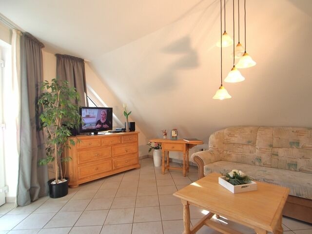 Ferienwohnung in Ostseeheilbad Zingst - Birkmaase 18 - Komfort FeWo im 4-Sterne-Ferienhaus Yvonne DG - Bild 2