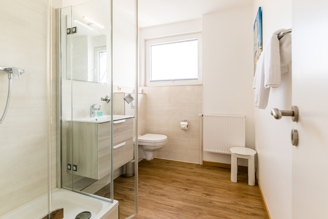 Ferienwohnung in Fehmarn OT Neue Tiefe - Strandhotel Garni Fehmarn - Duschbad